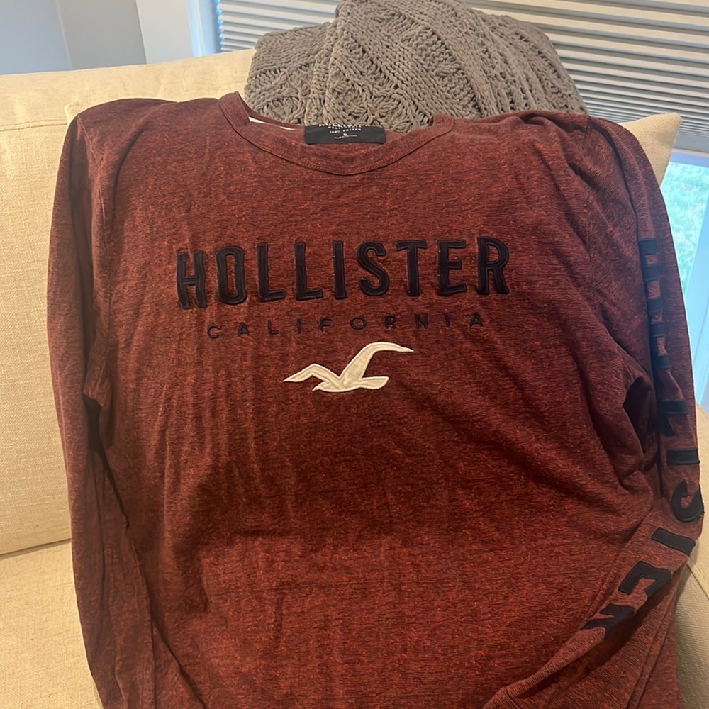 Hollister long sleeve T-shirt. Gently worn condition